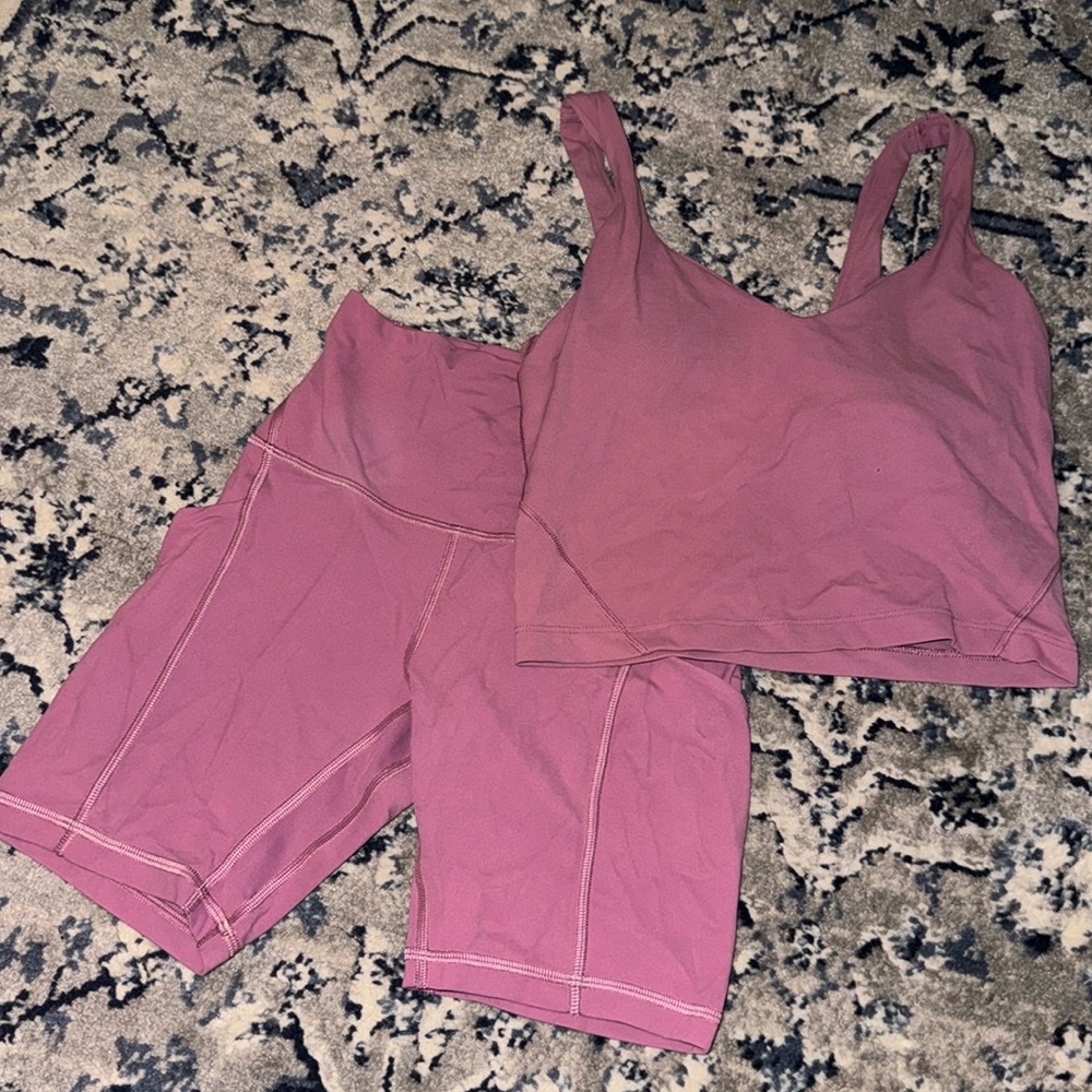 Align High Rise Short With Pockets 6” Velvet Dust - Picture 2 of 3
